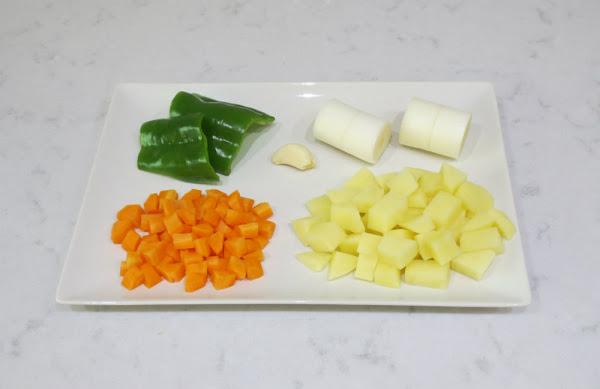 Hortalizas cortadas en trozos pequeños