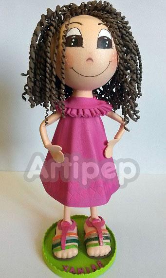 Fofucha niña con vestido rosa