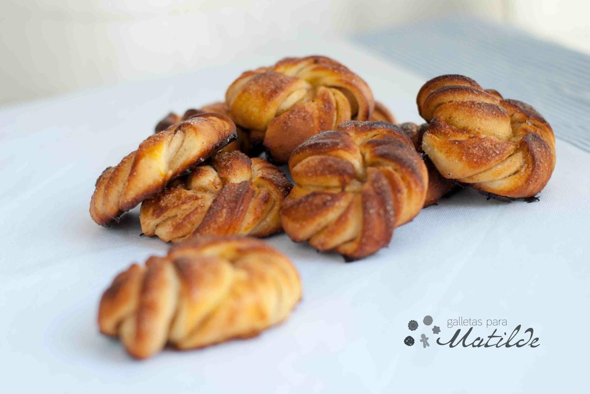 Bollitos suecos de cardamomo