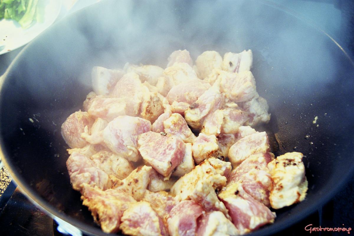 Guiso de pavo con verduras al wok