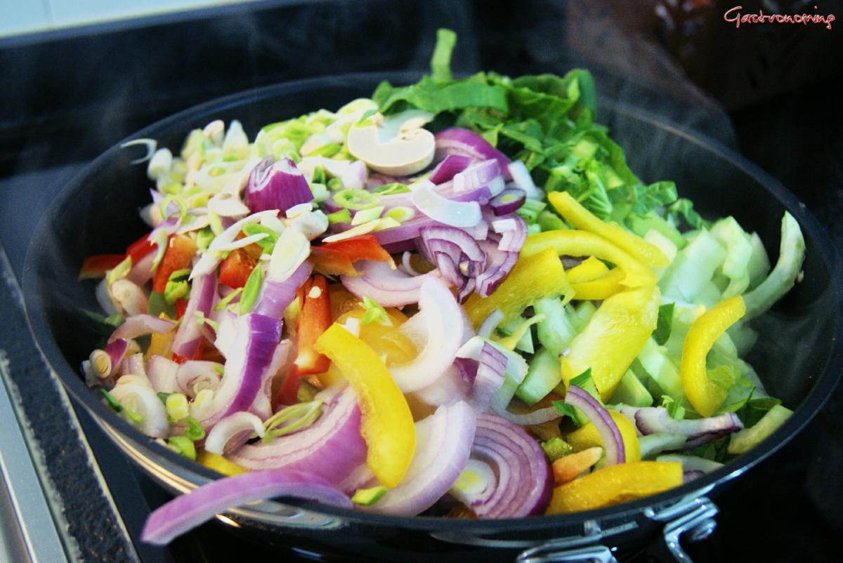 Guiso de pavo con verduras al wok