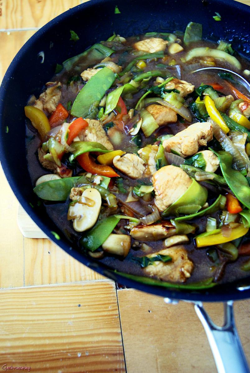 Guiso de pavo con verduras al wok