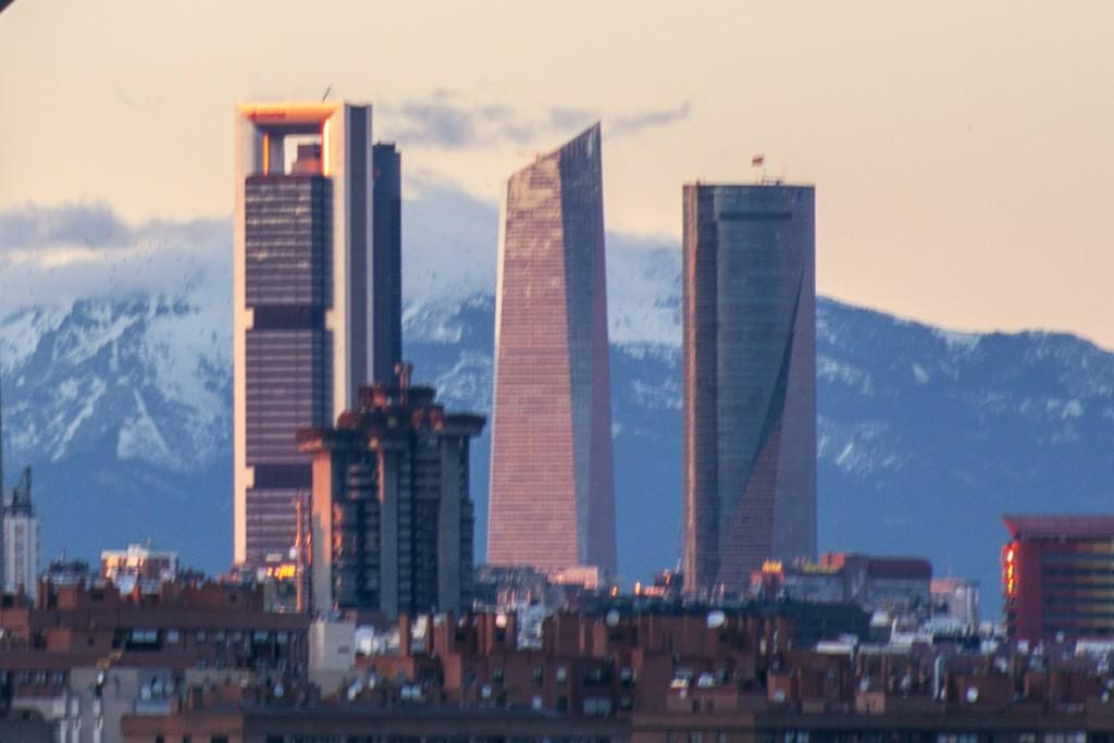 torres madrid atardecer