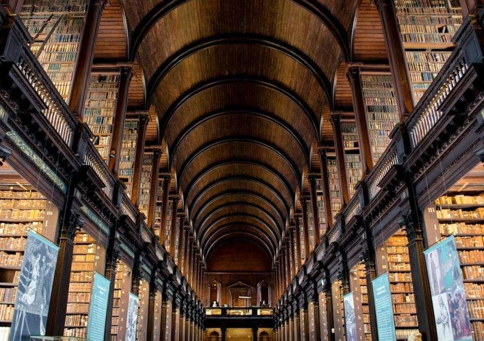 Trinity College, Irlanda.