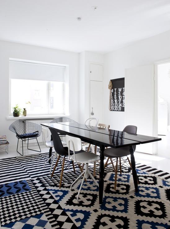 Alfombra en color Azul, Negro y Blanco