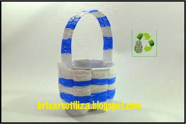 Perforación domesticar ducha Cesta con botella y bolsas plásticas | Manualidades