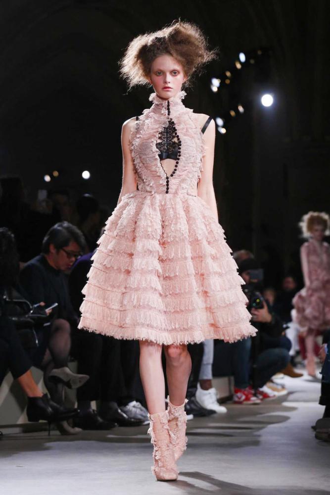 Alexander-Mcqueen-RTW-FW15-Paris-2742-1426013805-bigthumb