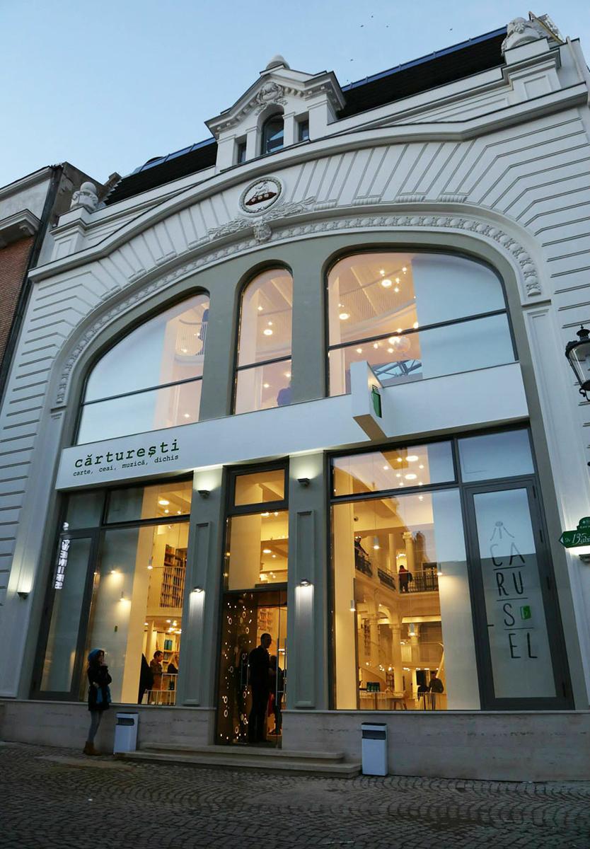 Una nueva librería de aspecto mágico abre sus puertas en Rumania