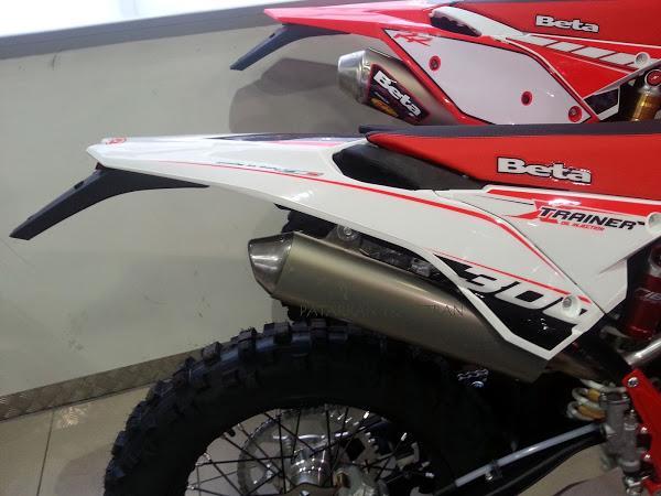 Beta X-Trainer y Beta RR 300. Dos motos de enduro. Dos conceptos.