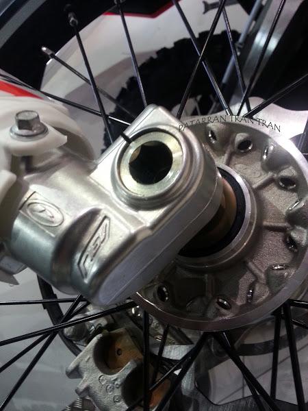 Beta X-Trainer y Beta RR 300. Dos motos de enduro. Dos conceptos.