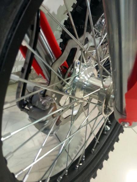 Beta X-Trainer y Beta RR 300. Dos motos de enduro. Dos conceptos.