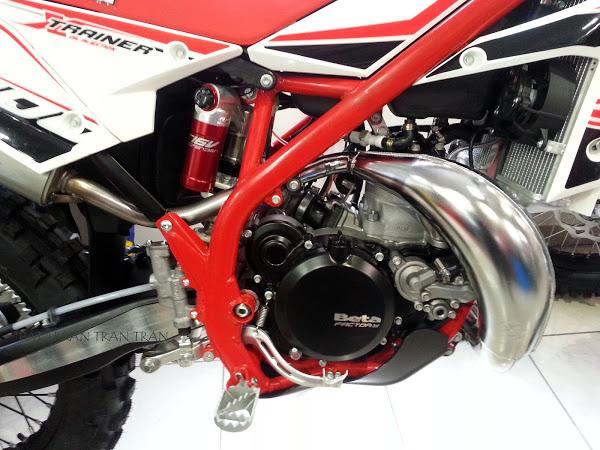 Beta X-Trainer y Beta RR 300. Dos motos de enduro. Dos conceptos.