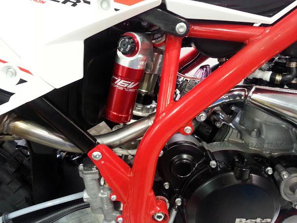 Beta X-Trainer y Beta RR 300. Dos motos de enduro. Dos conceptos.