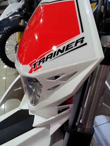 Beta X-Trainer y Beta RR 300. Dos motos de enduro. Dos conceptos.