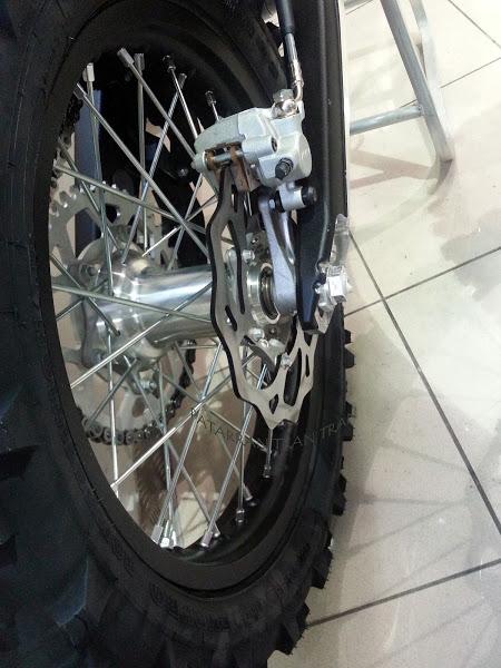 Beta X-Trainer y Beta RR 300. Dos motos de enduro. Dos conceptos.