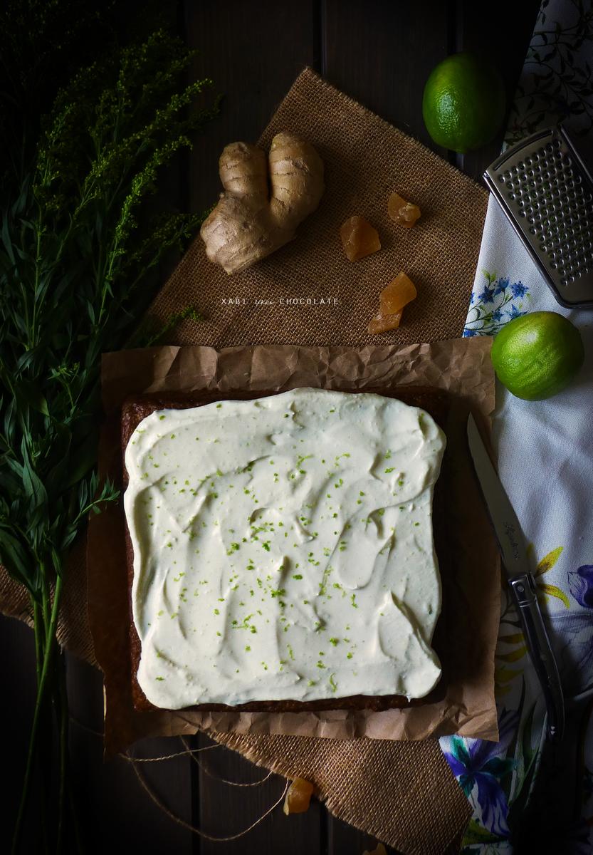 Bizcocho de aguacate, tarta de aguacate, tarta de aguacate y lima, bizcocho de aguacate y lima, frosting de mascarpone y lima, mascarpone, lima, jengibre, aguacate, estilismo culimario, blog de cocina, receta, repostería
