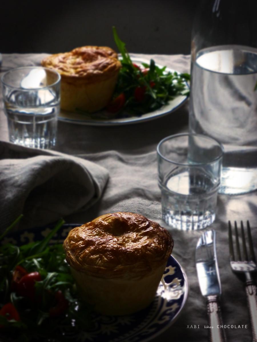 Chicken and mushroom pie, pastel de pollo y champiñones, pastel individual de pollo y champiñones, New Zealand Pie, blog cocina, receta salada 