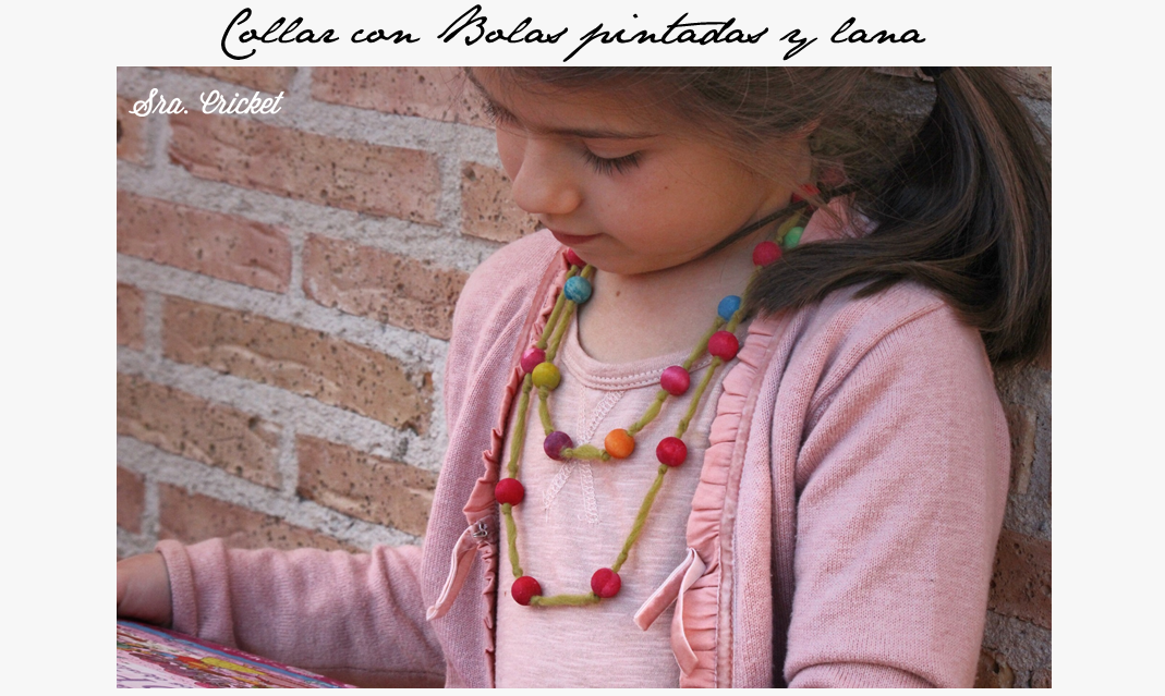collar de bolas y lana