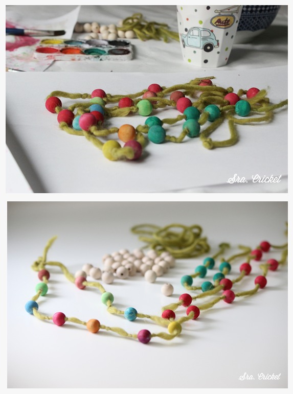 collares de bolas de madera