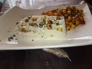 Falso gofre de arroz con garbanzos al curri y pistachos2