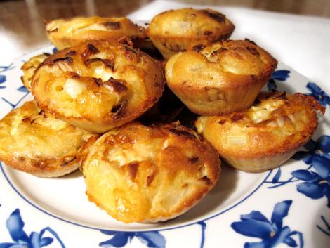magdalenas-de-cebolla-y-queso-de-cabra-