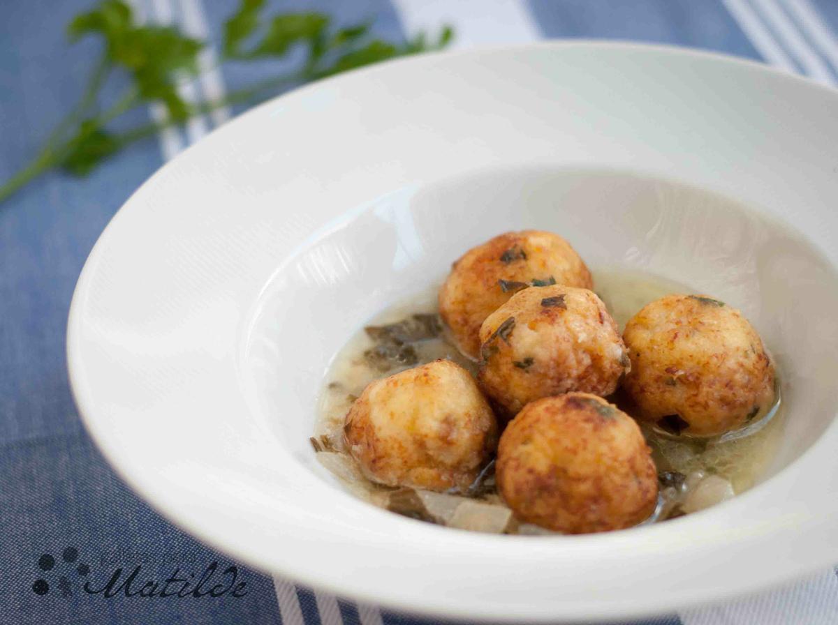 Albóndigas de merluza en salsa verde