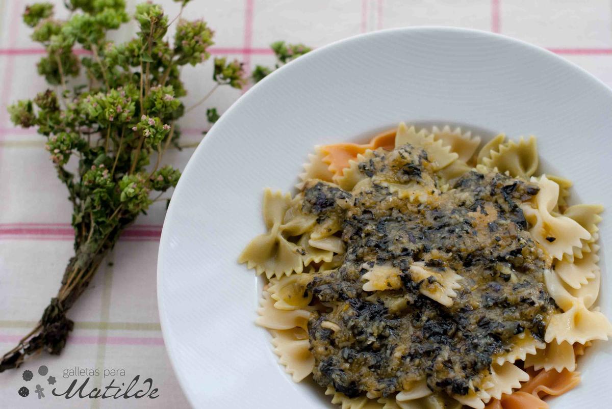 Salsa pesto de albahaca morada