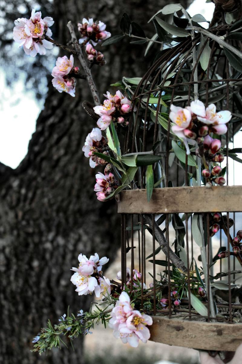 Arreglo-florar-en-jaula-para-mesa