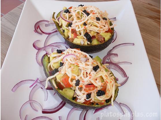 Aguacates rellenos de surimi 2