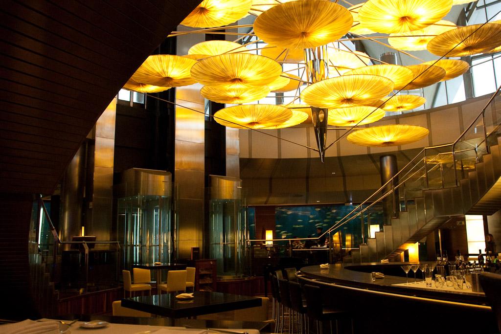 Interior restaurante submarino