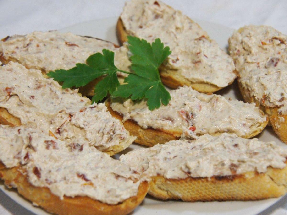 Costrini pasta mediterránea plato