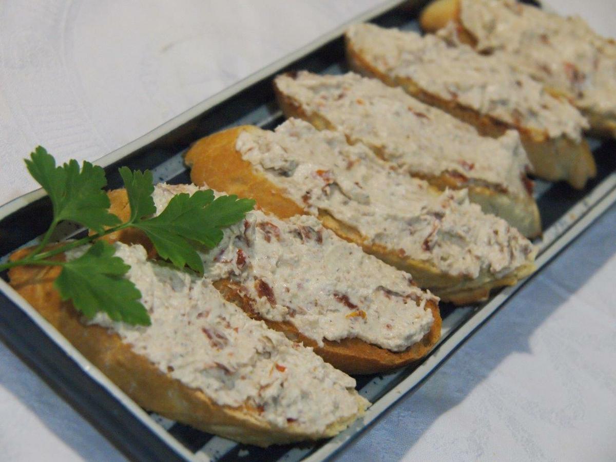 Costrini pasta mediterránea plato