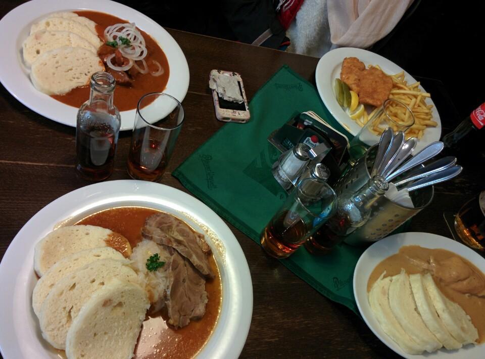 U Parlamentu Goulasch con dumplings 