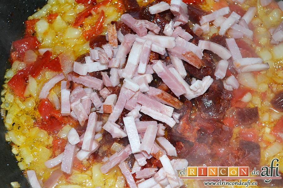 Calabacines rellenos, luego añadimos el bacon troceado