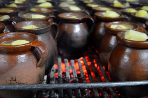 Los pucheros de cocido al carbón