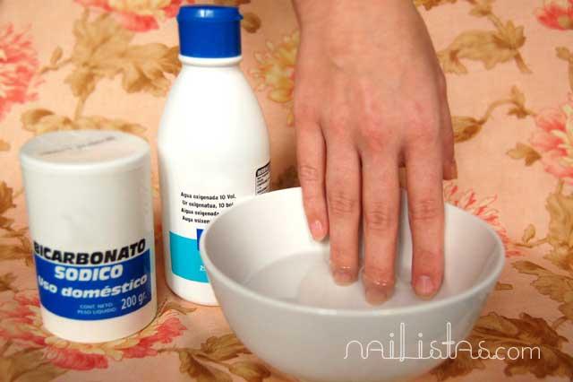remedio_u-C3-B1as-amarillas-blanquear_unas_bicarbonato_agua_oxigenadanailistas