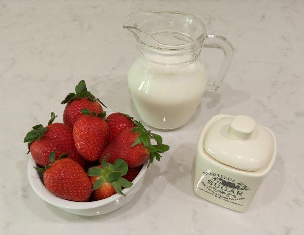 Ingredientes para batido de fresa