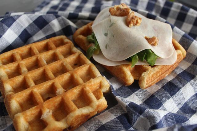 sandwiche-gofre-relleno