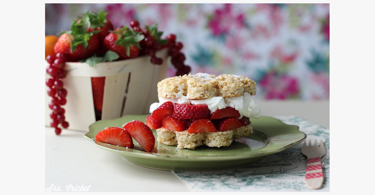 shortcake de nata (crema de leche) y fresa