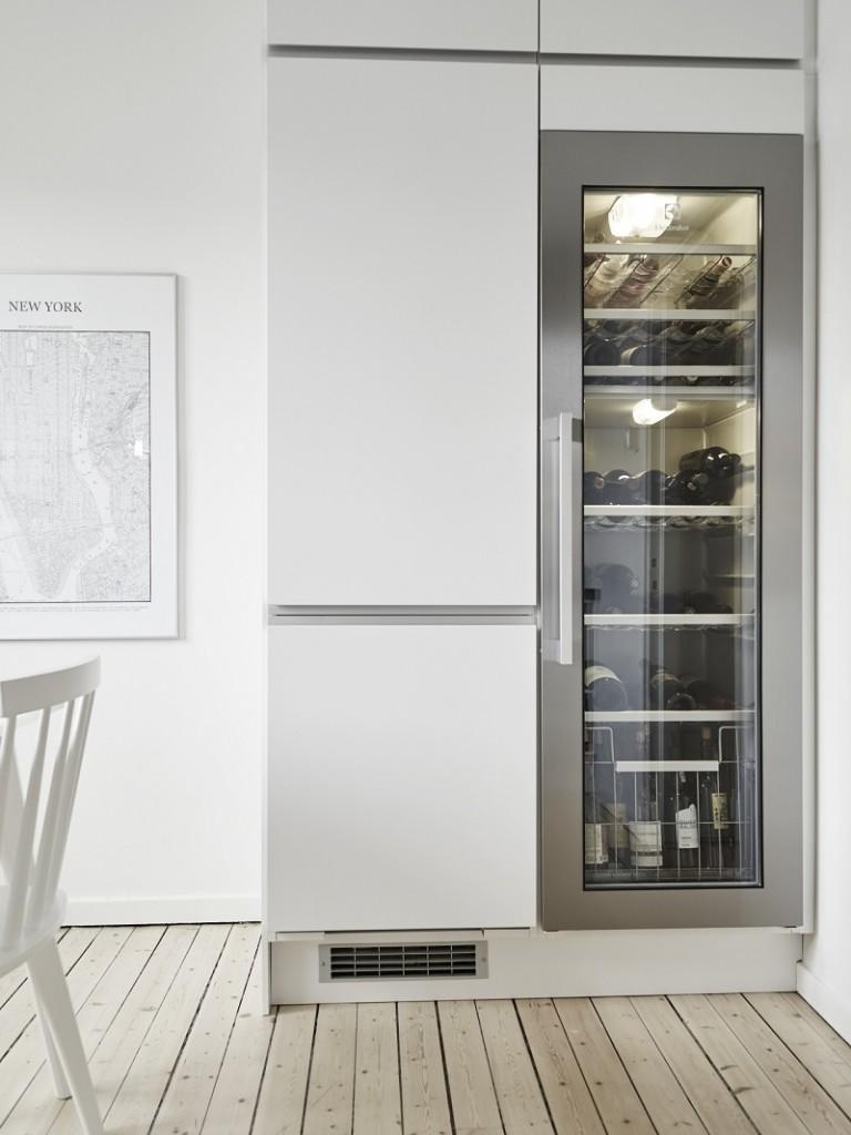 SFD5E443FB1EF8043DB8550A9C8C09991E8