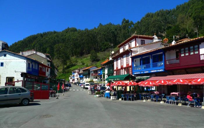 paula casielles v Polka Dot Pants And Transparent White Shirt