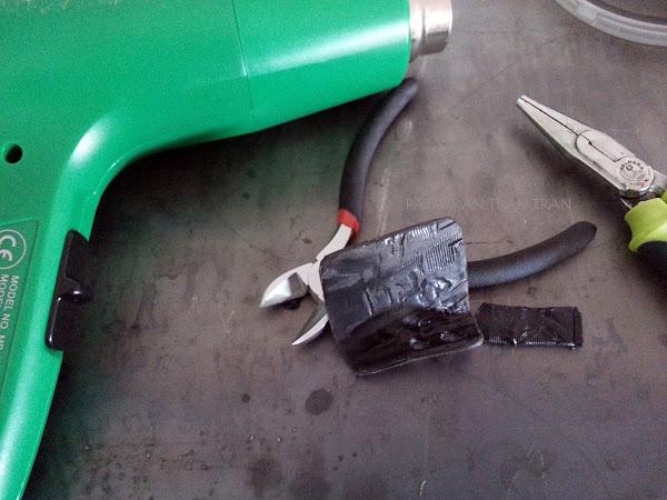 Beta RR 300. Pata de freno trasero. Proteccion casera para tapa de embrague. 