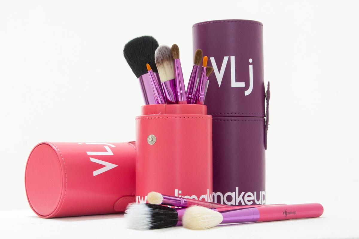 Estuche tubular en ecopiel. Morado y Coral. Cada estuche contiene 12 pinceles.