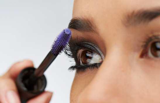 Pestañas largas y gruesas