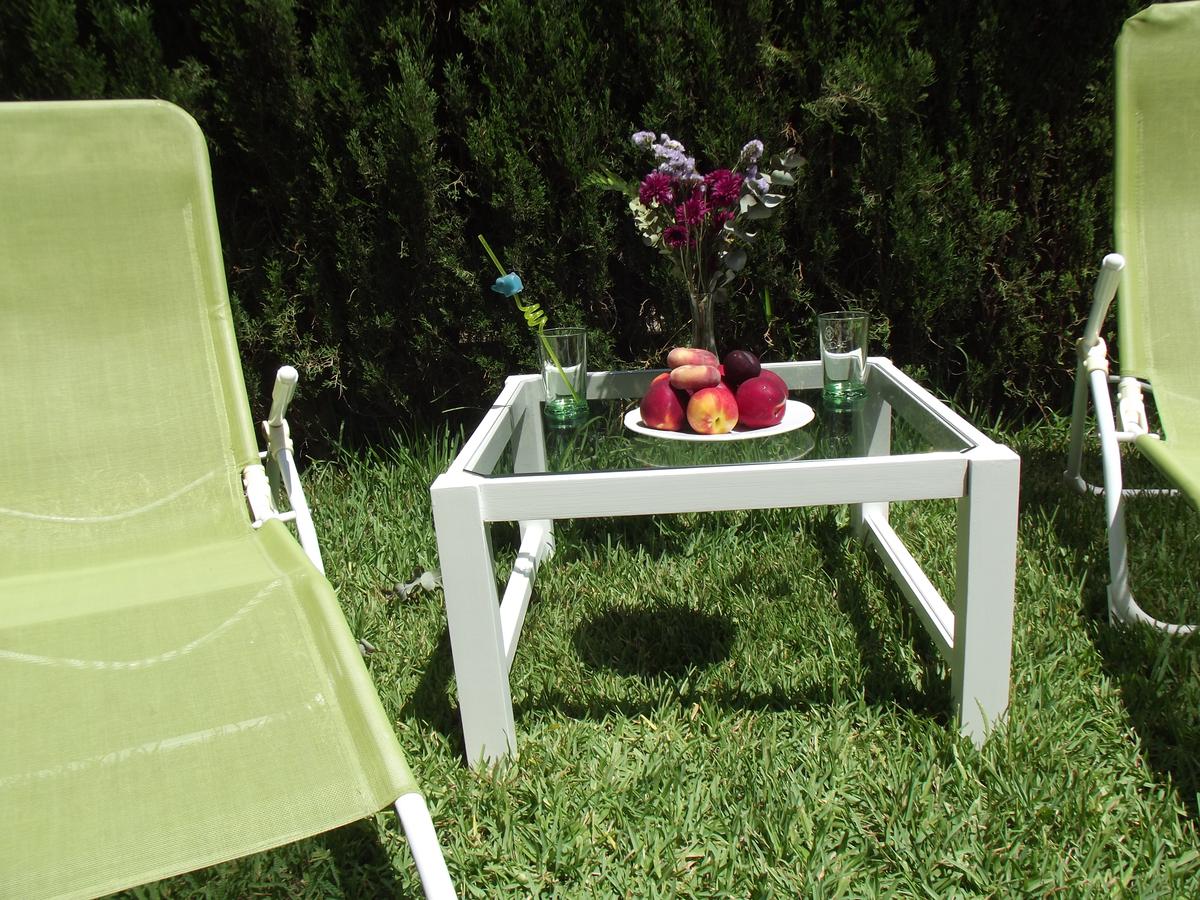 mesa auxiliar transformada en blanco