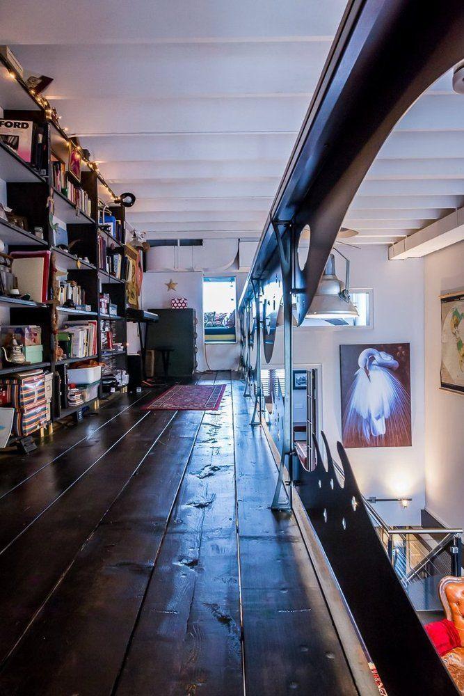 Loft gotico industrial en Toronto tercer piso biblioteca
