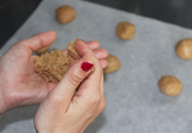 cogemos un poco de masa para la bola