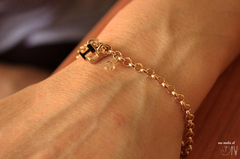como hacer una pulsera con iniciales