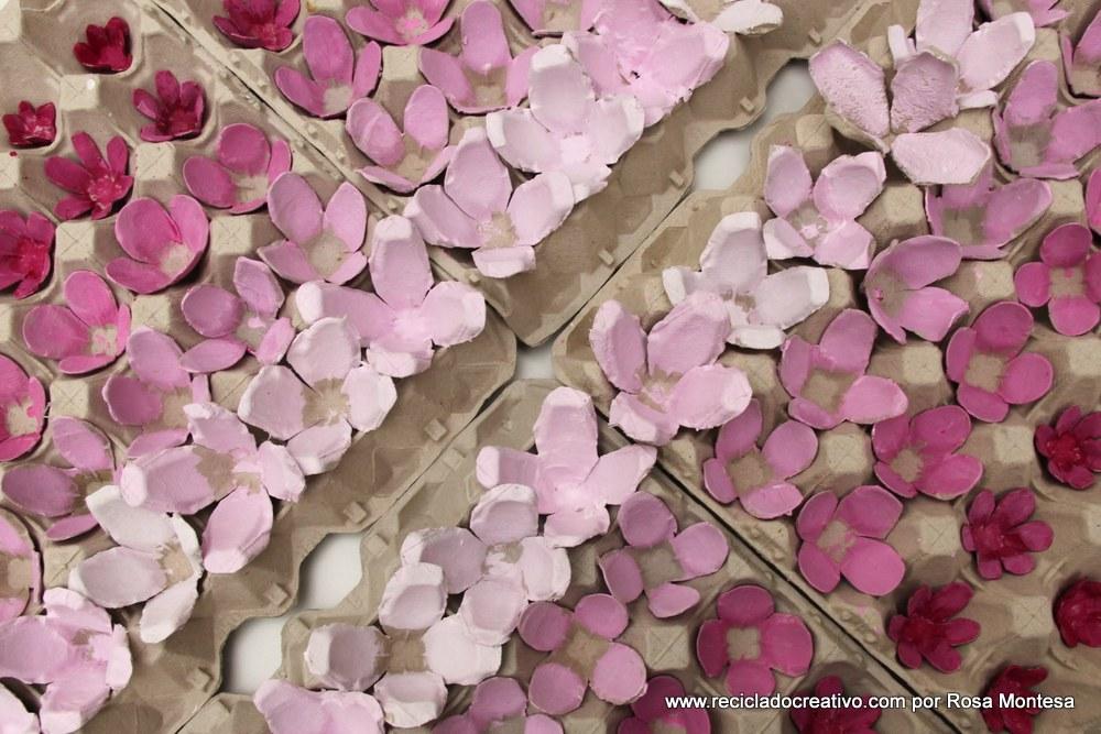 Flores rosas con hueveras de cartón recicladas - egg carton flowers