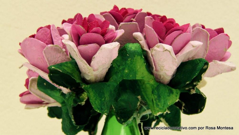 Flores rosas con hueveras de cartón recicladas - egg carton flowers